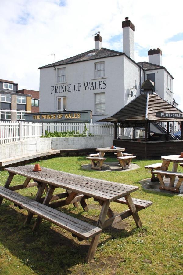 The Prince Of Wales Reigate Zewnętrze zdjęcie